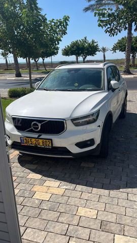 מודעת רכב וולוו XC40