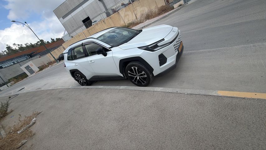 מודעת רכב טויוטה RAV4