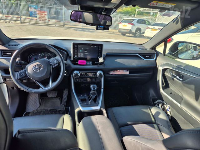 מודעת רכב טויוטה RAV4