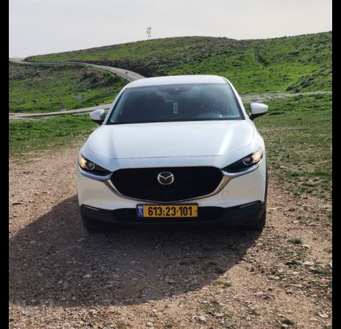 מודעת רכב מאזדה CX-30