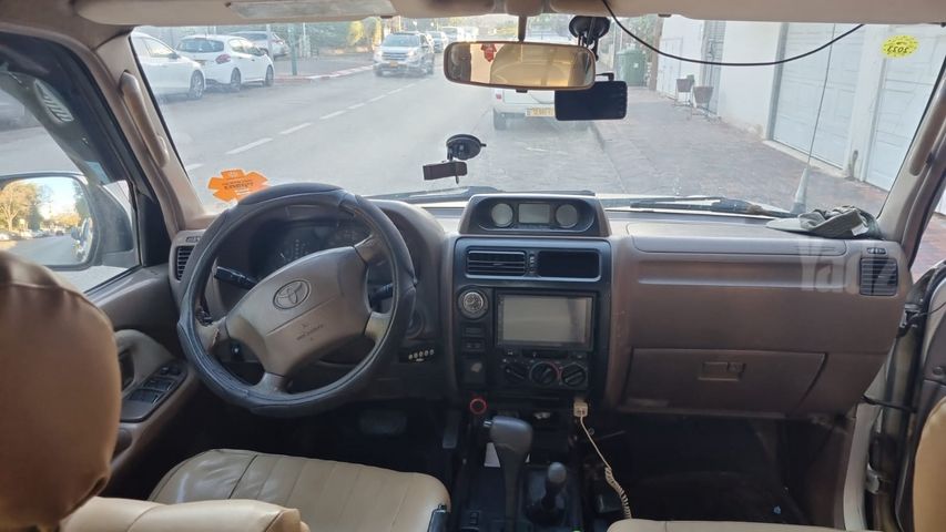 לנד קרוזר Luxury אוט׳ דיזל 8 מק 5 דל 3.0 (125 כ״ס)