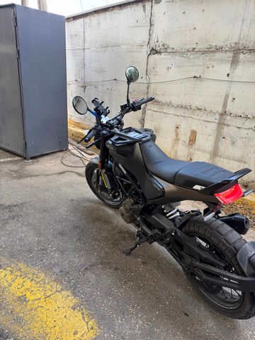 מודעת רכב הוסקוורנה SVARTPILEN 401