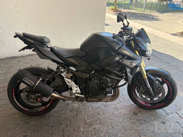 מודעת רכב סוזוקי GSR750