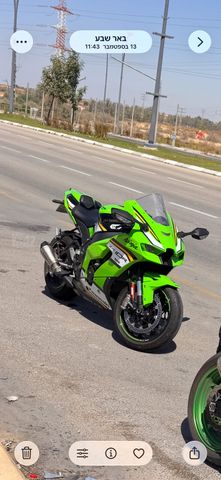 מודעת רכב קאוואסאקי נינג'ה ZX 10R