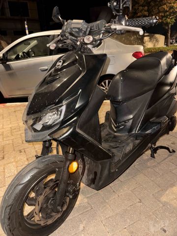 מודעת רכב סאן יאנג Jet 4 RX