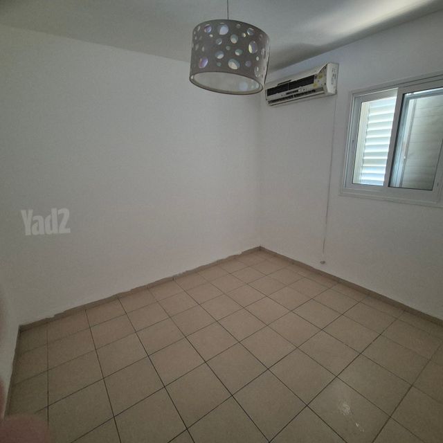 חנה סנש 2