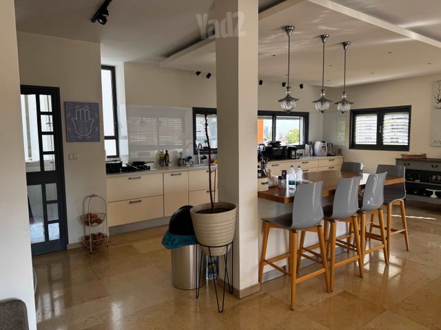 Givatayim, Israel 7