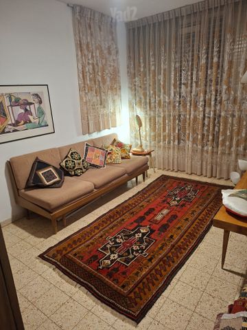 Holon, Israel 3