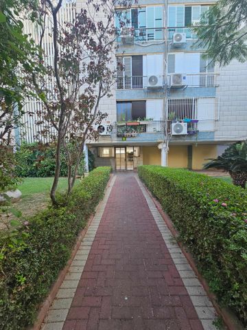 Petah Tikva, Israel 7