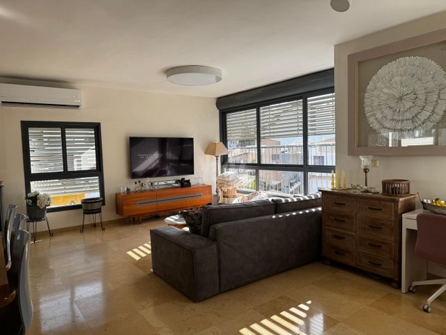 Givatayim, Israel 6