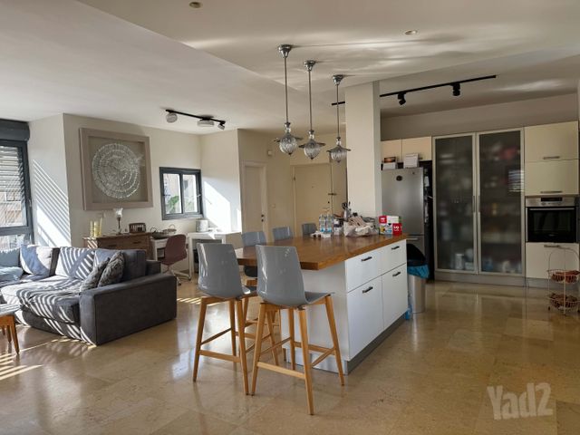 Givatayim, Israel 3