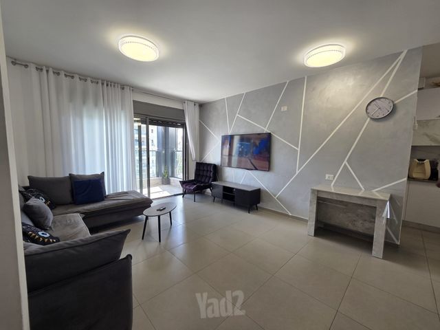 נעמי שמר 10