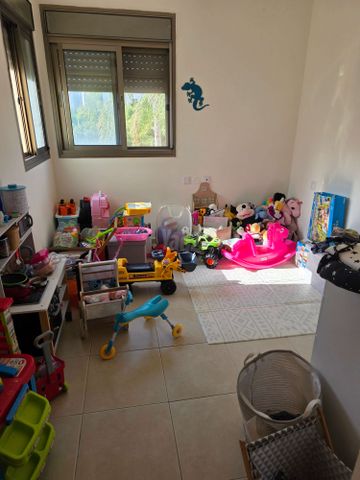 Holon, Israel 6
