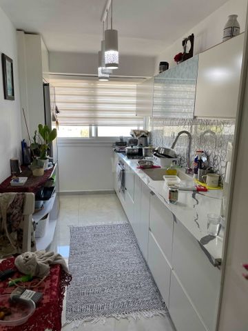 יצחק בן צבי 72