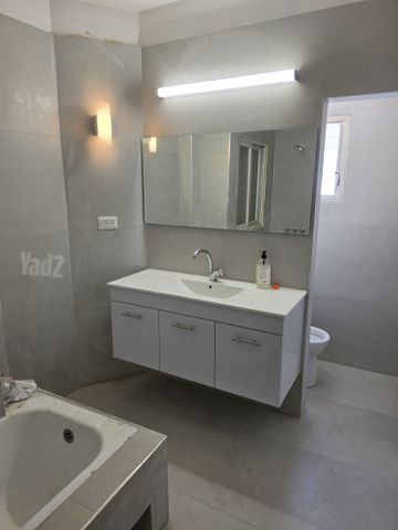 Petah Tikva, Israel 3