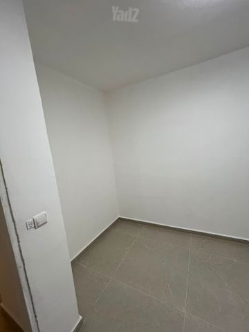Petah Tikva, Israel 3