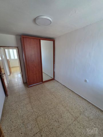 Holon, Israel 8