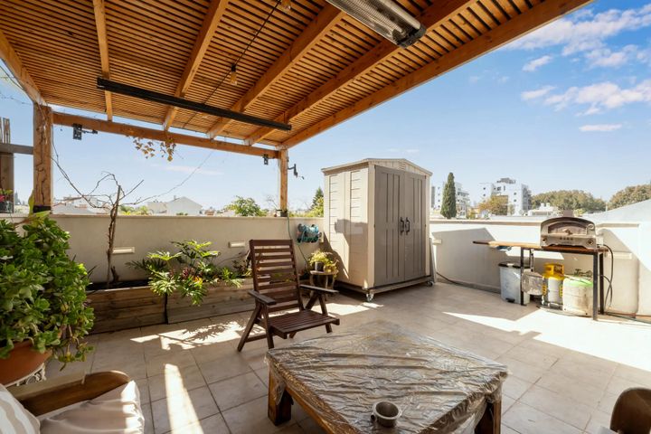 Holon, Israel 9
