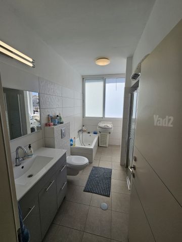 Petah Tikva, Israel 3