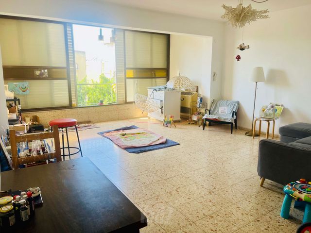 Holon, Israel 6