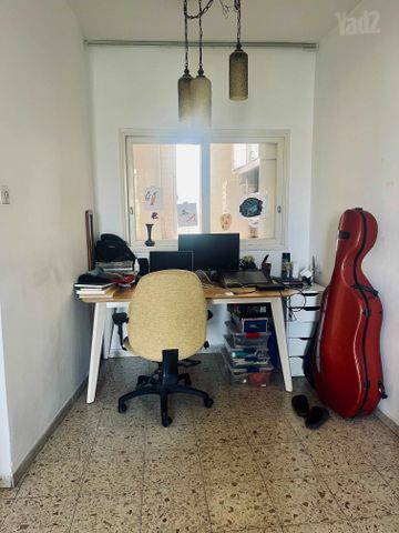 Holon, Israel 7