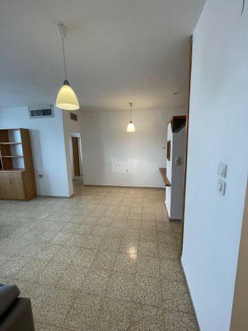 Ramat Gan, Israel 7
