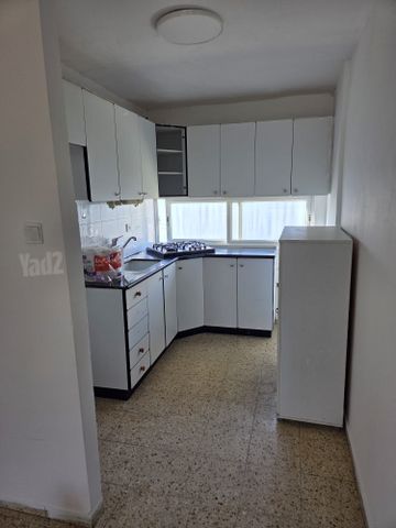 Holon, Israel 9