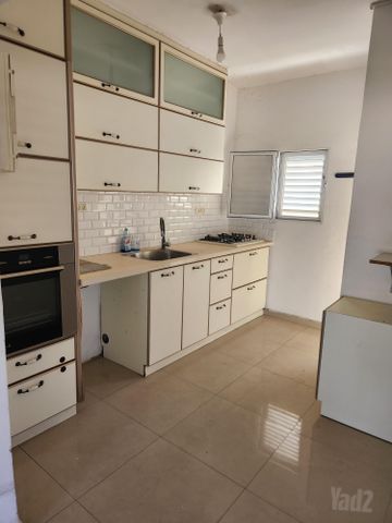 Holon, Israel 3
