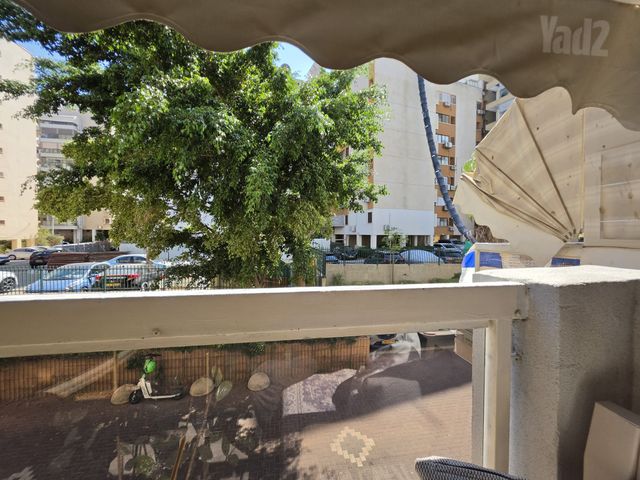 Holon, Israel 3
