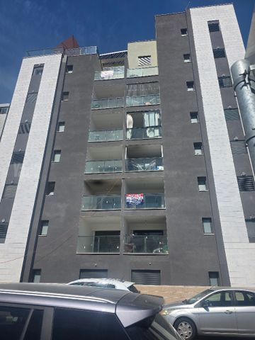 Holon, Israel 10