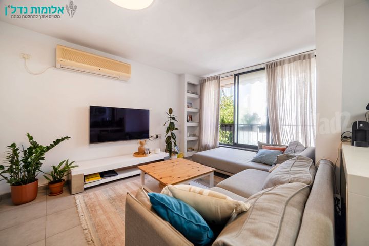 Tel Aviv-Yafo, Israel 12