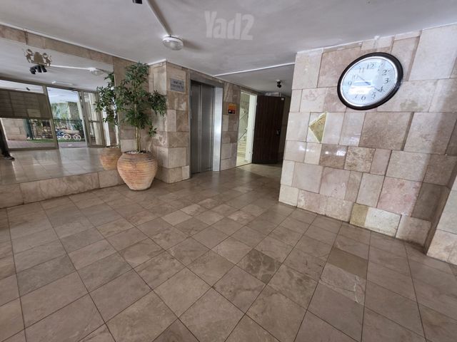 Holon, Israel 13
