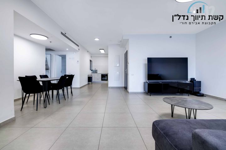 הנמל 
