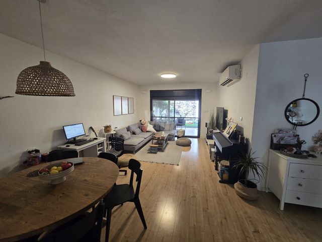 Herzliya, Israel 3