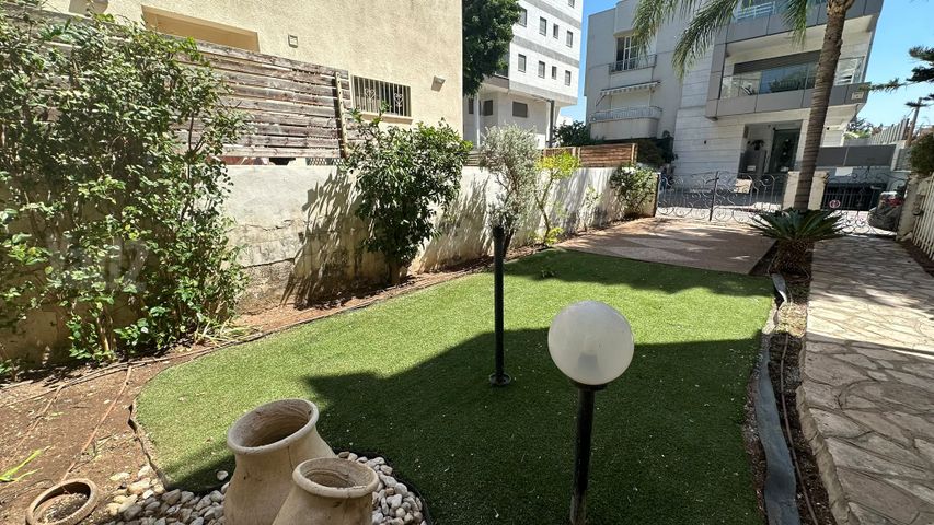 Holon, Israel 4