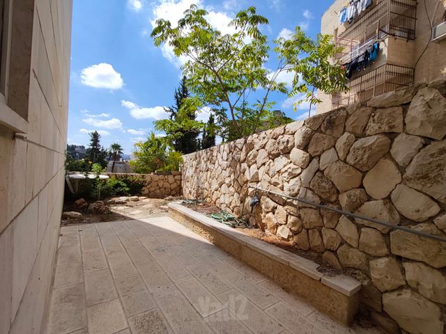 דירת גן למכירה בירושלים (תיווך) — 2