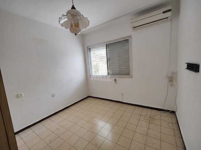 Holon, Israel 4