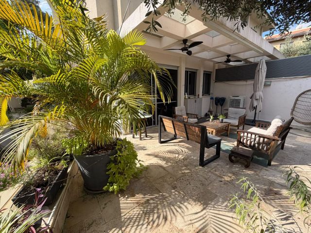 Herzliya, Israel 3