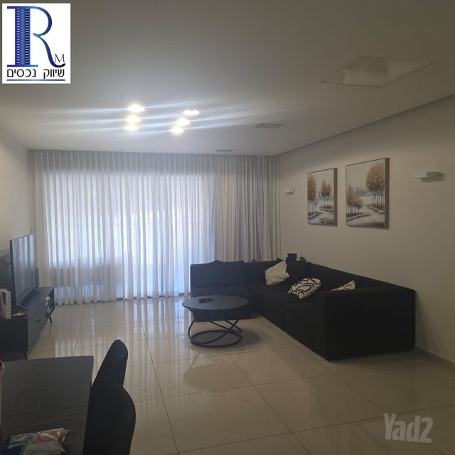 Holon, Israel 6