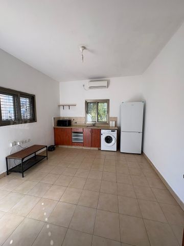 Holon, Israel 8