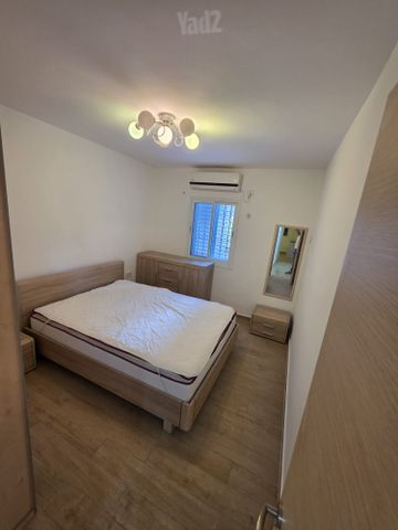 Holon, Israel 9