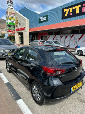 מודעת רכב מאזדה 2