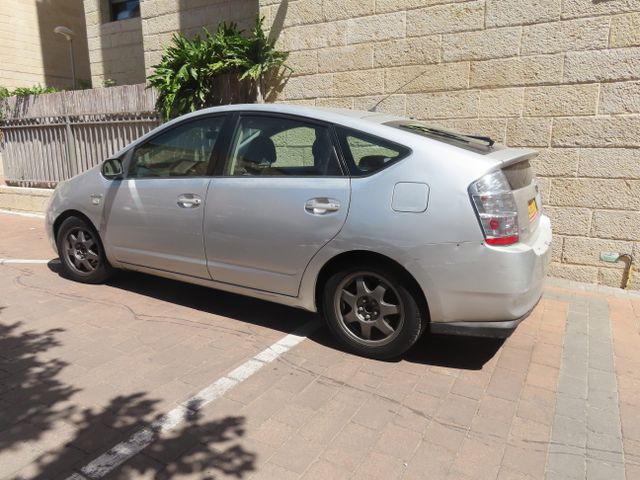 מודעת רכב טויוטה פריוס