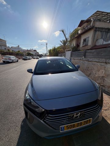 איוניק Premium היברידי אוט׳ בנזין 1.6 (141 כ״ס)
