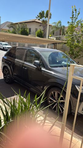 מודעת רכב אאודי Q7