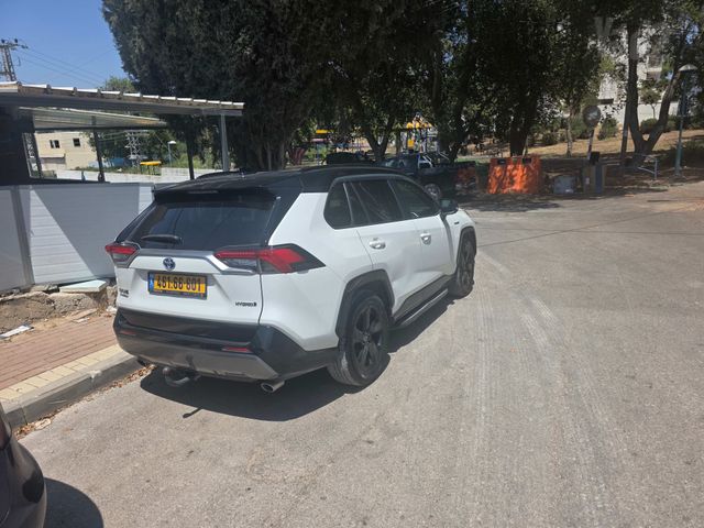 מודעת רכב טויוטה RAV4