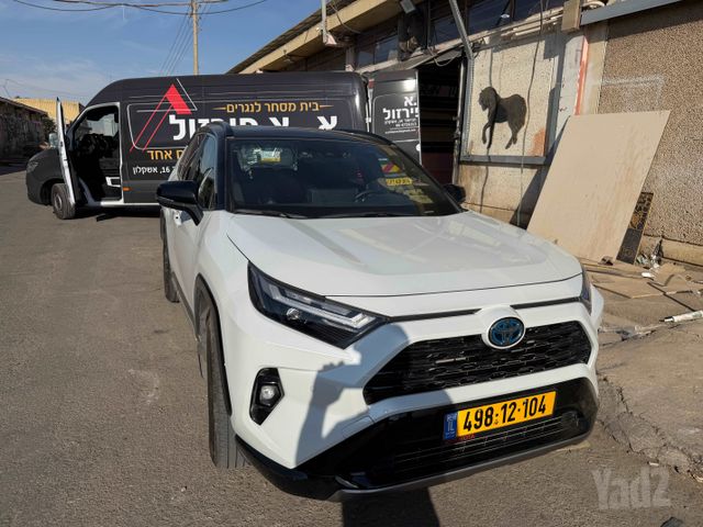 מודעת רכב טויוטה RAV4