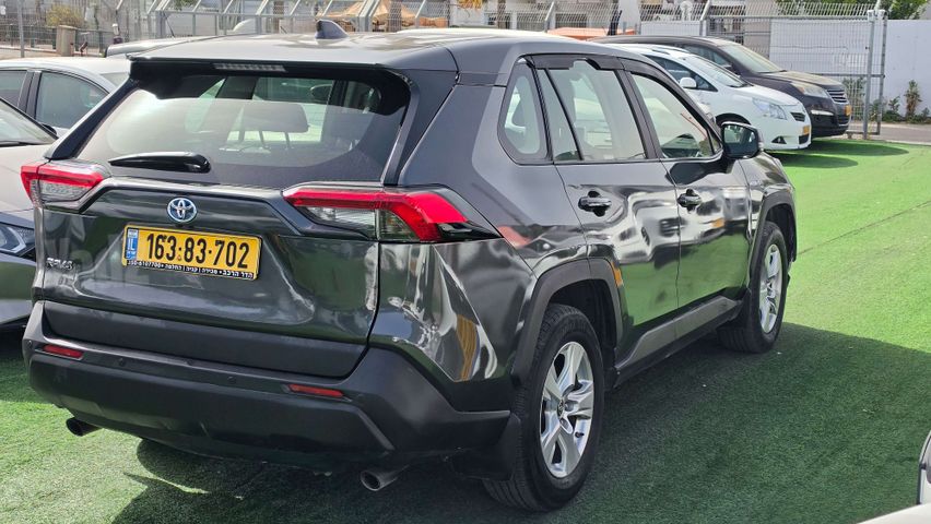 מודעת רכב טויוטה RAV4