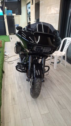 מודעת רכב הרלי דיווידסון CVO רוד גלייד 110/114