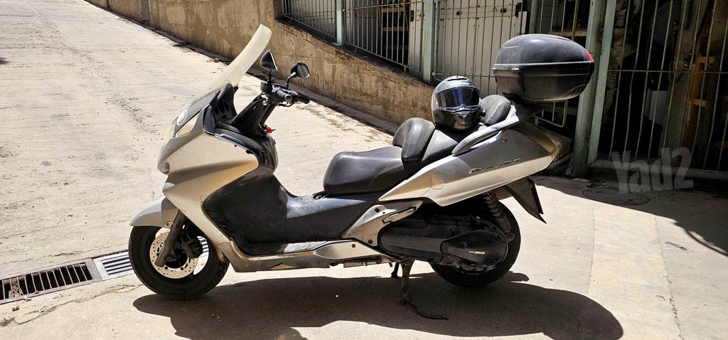 מודעת רכב הונדה סילבר-ווינג 400